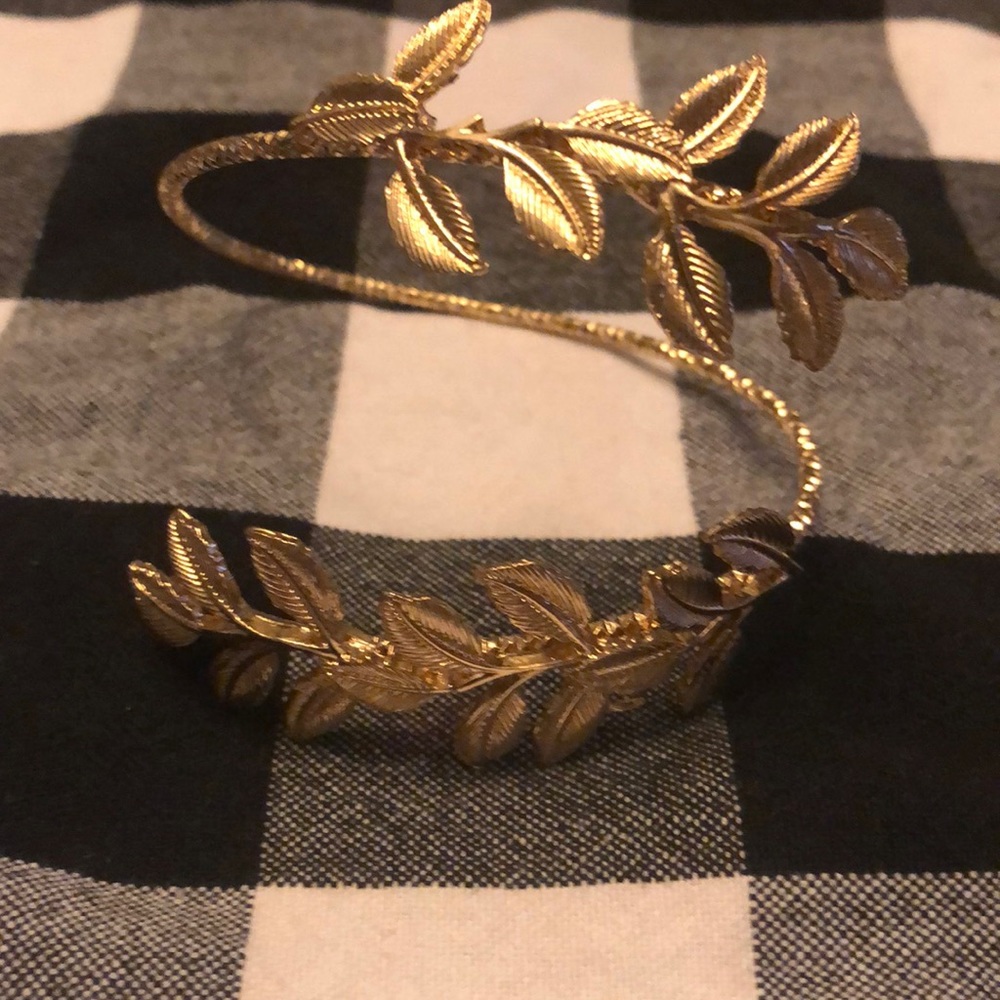 Gold fashion bracelet